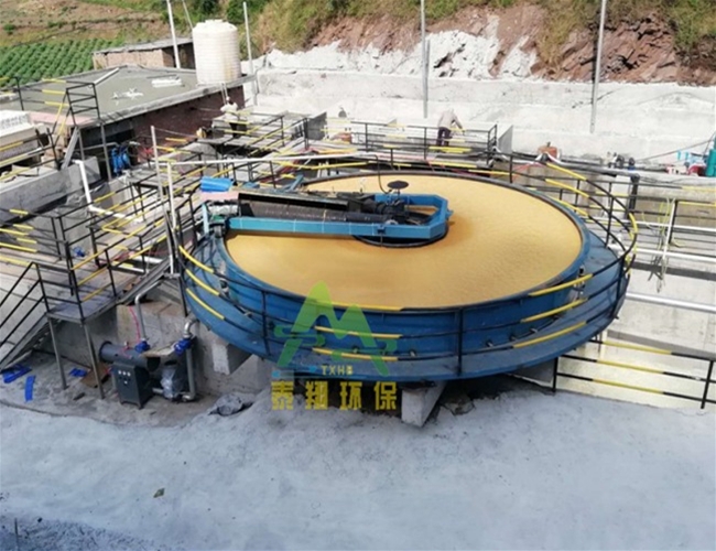 中心转动刮（吸）泥机